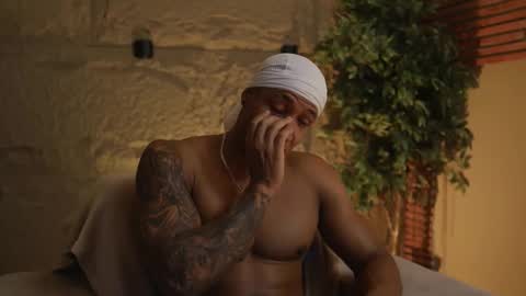 logan_varela online show from 24, 10, 2025