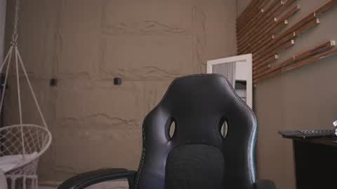 logan_varela online show from 30, 6, 2026