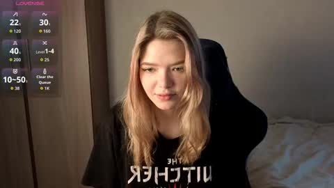 Snapshot of logandrive chatting on 29, 10, 2025 Logan and Katana online show from 29, 10, 2025