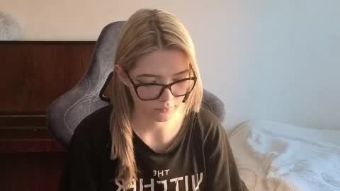 Snapshot of logandrive chatting on 2, 4, 2026 Logan and Katana online show from 2, 4, 2026