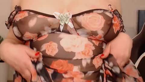  Lola  online show from 17, 11, 2025