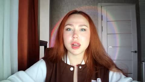 Snapshot of lolaamint_ chatting on 4, 3, 2026 LolaaMint online show from 4, 3, 2026