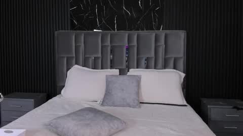 Lola Angel online show from 22, 11, 2025