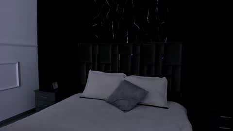 Lola Angel online show from 2, 2, 2026