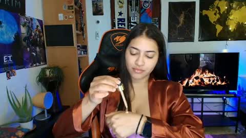 lolaasmith_21 online show from 7, 5, 2026