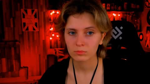 Snapshot of lolaasmus chatting on 17, 12, 2024 I consider myself the god Loki but life just calls me LOL  online show from 17, 12, 2024