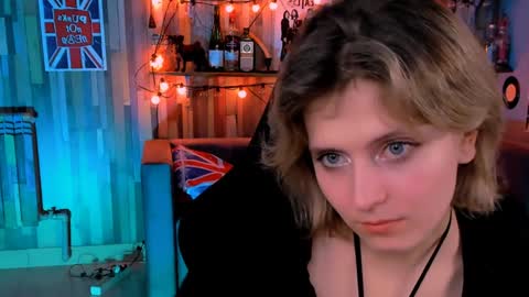 Snapshot of lolaasmus chatting on 17, 12, 2024 I consider myself the god Loki but life just calls me LOL  online show from 17, 12, 2024