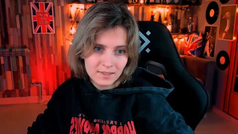 Snapshot of lolaasmus chatting on 18, 12, 2024 I consider myself the god Loki but life just calls me LOL  online show from 18, 12, 2024