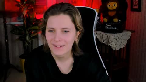 Snapshot of lolaasmus chatting on 21, 12, 2024 I consider myself the god Loki but life just calls me LOL  online show from 21, 12, 2024