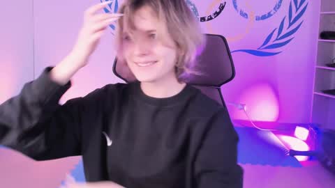 Snapshot of lolaasmus chatting on 24, 12, 2024 I consider myself the god Loki but life just calls me LOL  online show from 24, 12, 2024