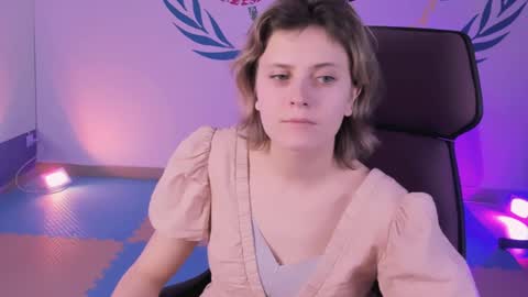 Snapshot of lolaasmus chatting on 24, 12, 2024 I consider myself the god Loki but life just calls me LOL  online show from 24, 12, 2024