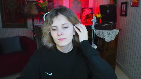 Snapshot of lolaasmus chatting on 30, 12, 2024 I consider myself the god Loki but life just calls me LOL  online show from 30, 12, 2024