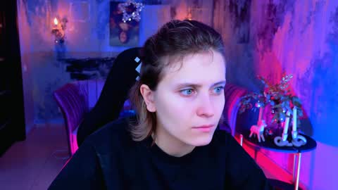 Snapshot of lolaasmus chatting on 31, 12, 2024 I consider myself the god Loki but life just calls me LOL  online show from 31, 12, 2024