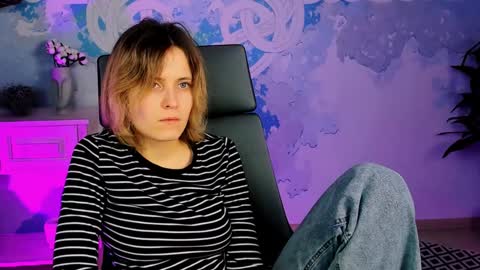 Snapshot of lolaasmus chatting on 31, 1, 2025 I consider myself the god Loki but life just calls me LOL  online show from 31, 1, 2025