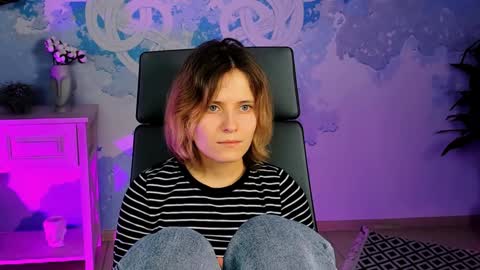 Snapshot of lolaasmus chatting on 31, 1, 2025 I consider myself the god Loki but life just calls me LOL  online show from 31, 1, 2025