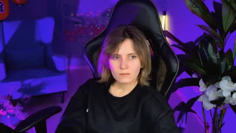 Snapshot of lolaasmus chatting on 4, 2, 2025 I consider myself the god Loki but life just calls me LOL  online show from 4, 2, 2025