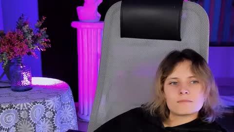 Snapshot of lolaasmus chatting on 12, 2, 2025 I consider myself the god Loki but life just calls me LOL  online show from 12, 2, 2025