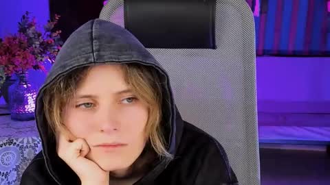 Snapshot of lolaasmus chatting on 12, 2, 2025 I consider myself the god Loki but life just calls me LOL  online show from 12, 2, 2025