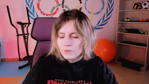 Snapshot of lolaasmus chatting on 13, 2, 2025 I consider myself the god Loki but life just calls me LOL  online show from 13, 2, 2025