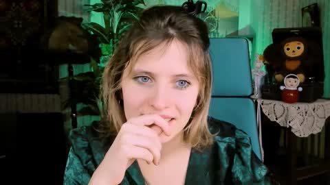 Snapshot of lolaasmus chatting on 19, 2, 2025 I consider myself the god Loki but life just calls me LOL  online show from 19, 2, 2025