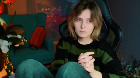 Snapshot of lolaasmus chatting on 21, 2, 2025 I consider myself the god Loki but life just calls me LOL  online show from 21, 2, 2025