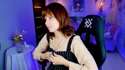 Snapshot of lolaasmus chatting on 25, 9, 2025 I consider myself the god Loki but life just calls me LOL  online show from 25, 9, 2025