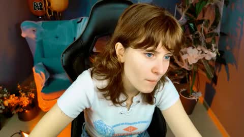 Snapshot of lolaasmus chatting on 22, 10, 2025 I consider myself the god Loki but life just calls me LOL  online show from 22, 10, 2025