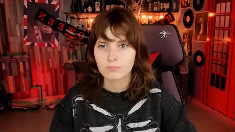 Snapshot of lolaasmus chatting on 24, 10, 2025 I consider myself the god Loki but life just calls me LOL  online show from 24, 10, 2025