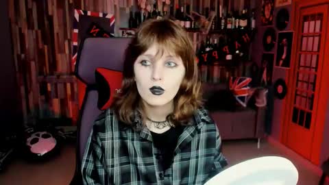 Snapshot of lolaasmus chatting on 25, 10, 2025 I consider myself the god Loki but life just calls me LOL  online show from 25, 10, 2025