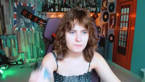 Snapshot of lolaasmus chatting on 29, 10, 2025 I consider myself the god Loki but life just calls me LOL  online show from 29, 10, 2025