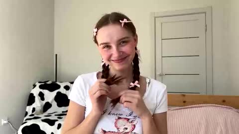 Snapshot of lolaatate chatting on 12, 3, 2026 lolaatate online show from 12, 3, 2026