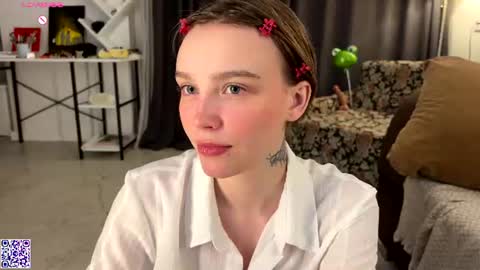 lolaatatee online show from 22, 7, 2026