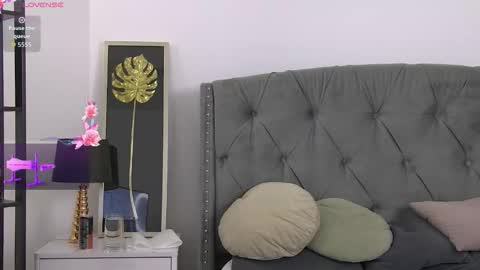 Snapshot of lolabuttie chatting on 23, 11, 2025 Lola new tits boobs ass stepsis online show from 23, 11, 2025