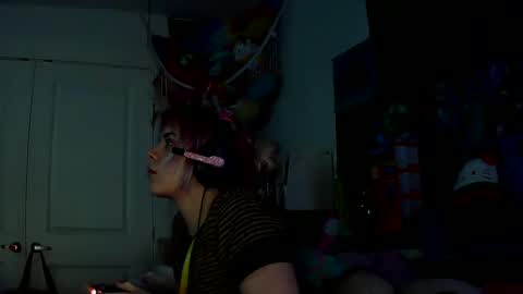 Lola Lixx online show from 7, 2, 2025