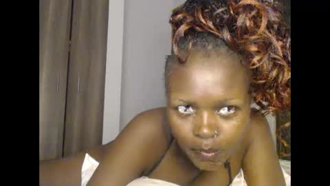 lolamia7 online show from 25, 2, 2025