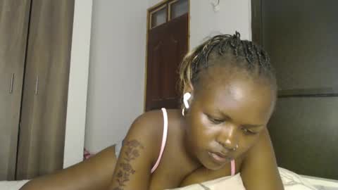 lolamia7 online show from 9, 3, 2025