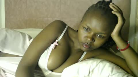 lolamia7 online show from 28, 9, 2025