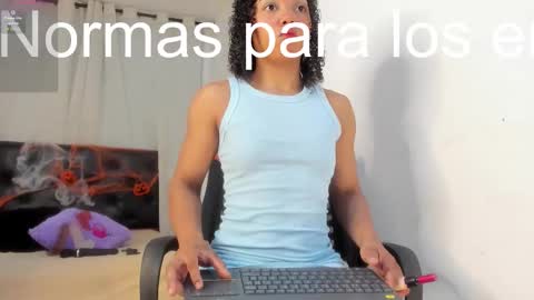 lolareyes1 online show from 9, 10, 2025