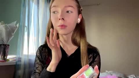 Snapshot of lomakamstra chatting on 21, 3, 2026 Lili online show from 21, 3, 2026