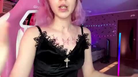 Snapshot of lone1y_bunny chatting on 12, 7, 2026 lone1y_bunny online show from 12, 7, 2026