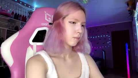 Snapshot of lone1y_bunny chatting on 17, 7, 2026 lone1y_bunny online show from 17, 7, 2026