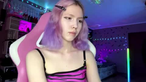 Snapshot of lone1y_bunny chatting on 20, 7, 2026 lone1y_bunny online show from 20, 7, 2026