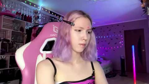 Snapshot of lone1y_bunny chatting on 22, 7, 2026 lone1y_bunny online show from 22, 7, 2026