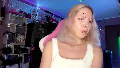 Snapshot of lone1y_bunny chatting on 1, 8, 2026 lone1y_bunny online show from 1, 8, 2026