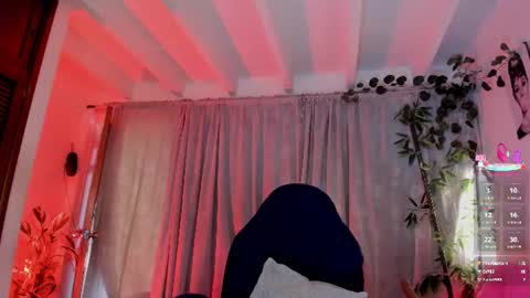 Jennifer  online show from 22, 7, 2026
