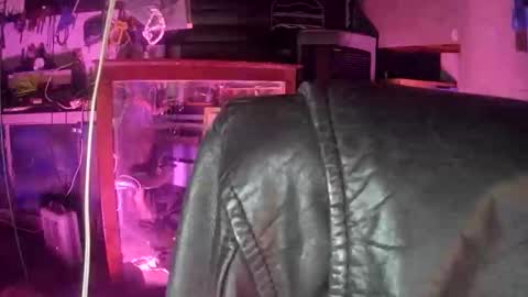 Snapshot of longbeachcd69 chatting on 4, 12, 2025 longbeachcd69 online show from 4, 12, 2025