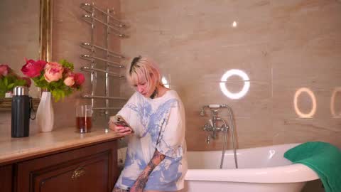  Adele Ellie and Lou   Sally Dana and Bonnie online show from 29, 11, 2025