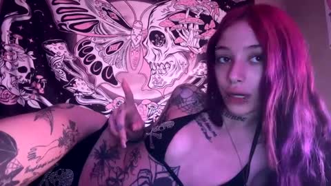 Snapshot of lookingforlona chatting on 15, 9, 2025 lookingforlona online show from 15, 9, 2025