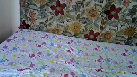lora_amor online show from 9, 7, 2026