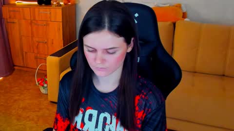 Lora Cain online show from 6, 1, 2025